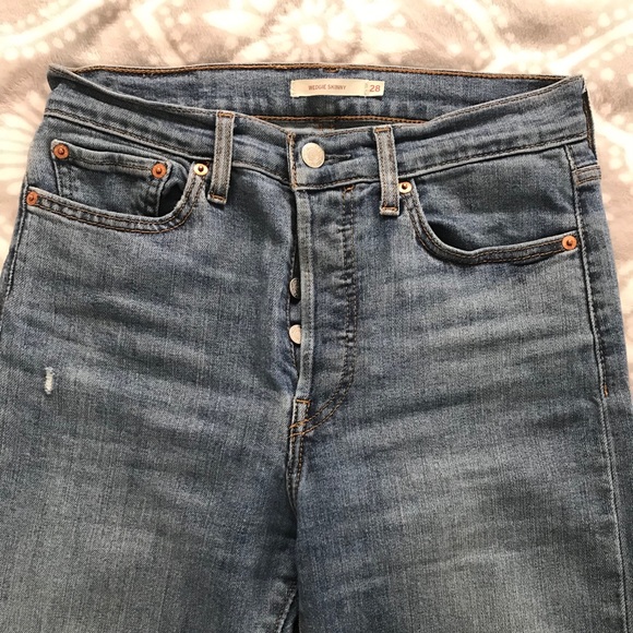 Levi’s Wedgie Skinnies - Picture 3 of 5